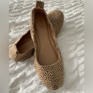 Universal Thread woman’s leopard print flats size 8